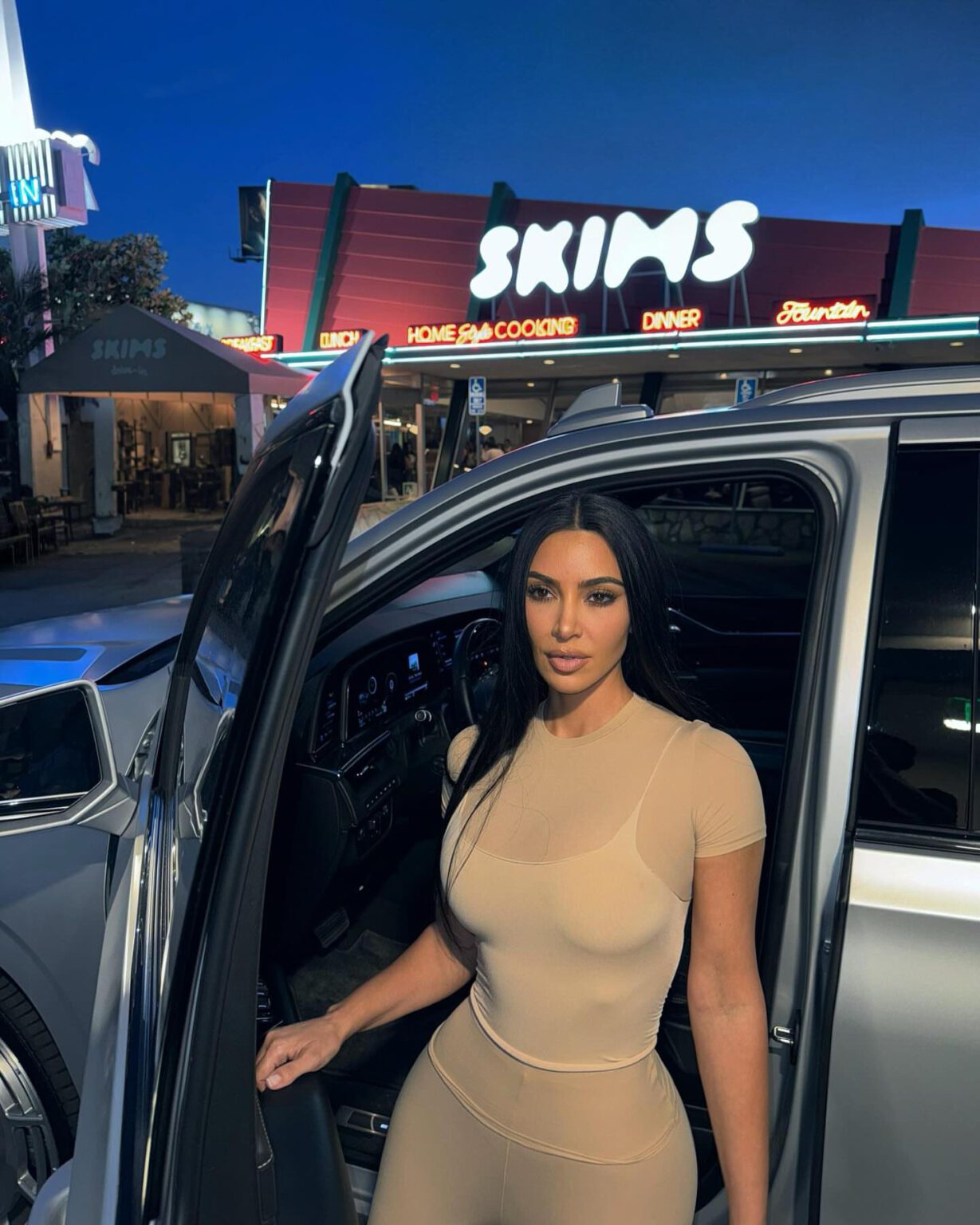 Hot Rocks Skims Kim Kardashian Skims Body Hugging Outfit - Hot Celebs Home