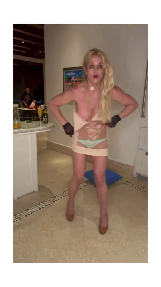 Britney Spears Sexy Boob Slip Dance Lingerie