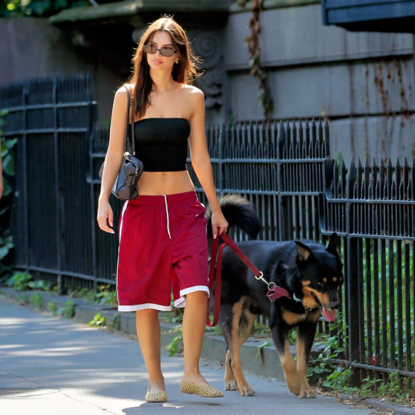 Emily Ratajkowski Braless Tube Top Sexy Body