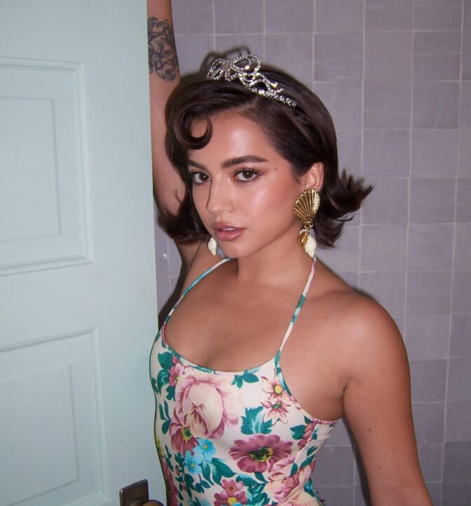 Isabela Merced Retro Editorial L Officiel