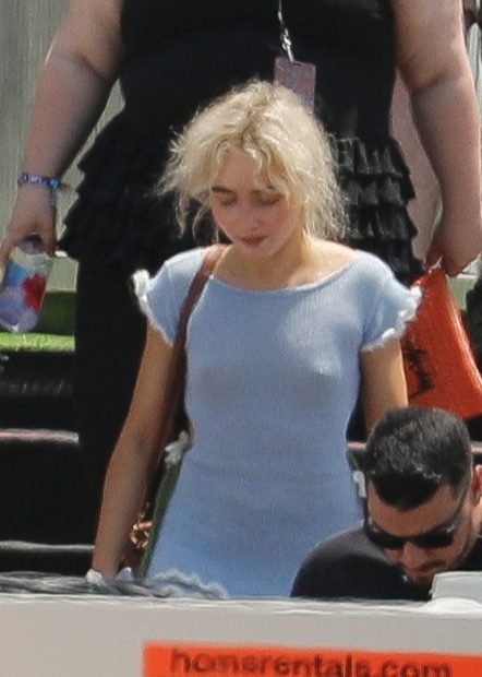 Sabrina Carpenter Braless Primavera