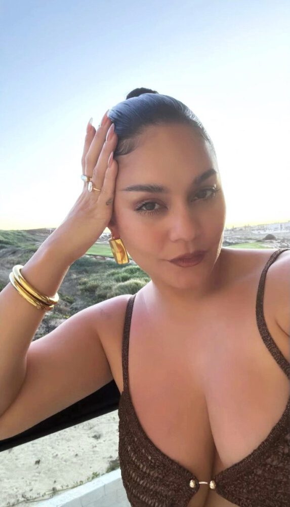 Vanessa Hudgens Big Boobs Sexy