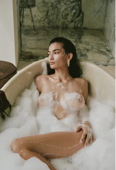 Kelly Gale Topless Bubble Bath Nsfw Soap Mag