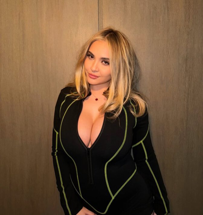 Stella Hudgens Big Boobs Busty Bombshell