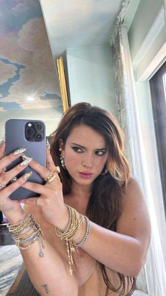 Bella Thorne Nude Topless Mirror Selfie Nsfw