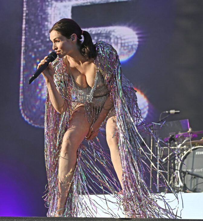 Sophie Ellis Bextor Cleavage Glitter Outfit Kendal Calling