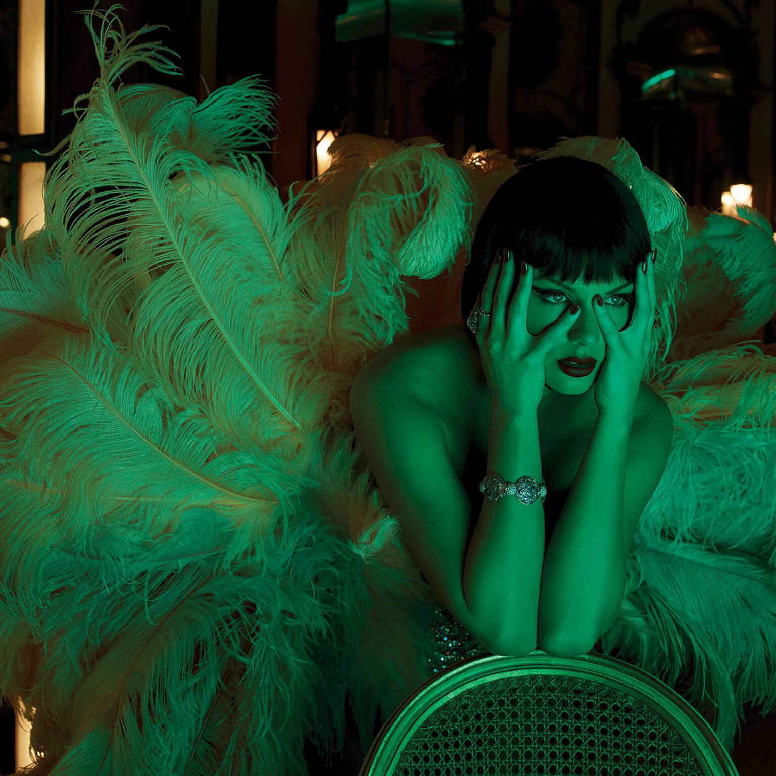 Taylor Swift Sexy Showgirl Cleavage