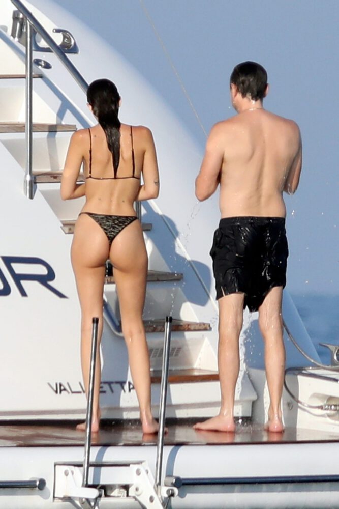 Vittoria Ceretti Ass Thong Bikini Yacht