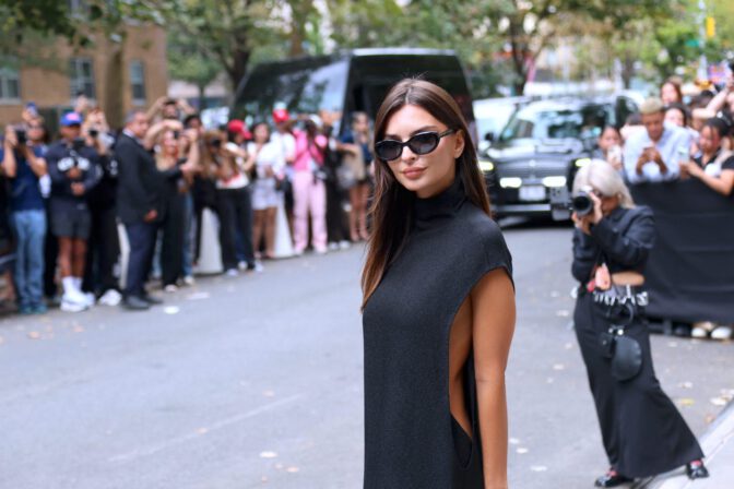 Emily Ratajkowski Braless Sideboob Calvin Klein Nyfw