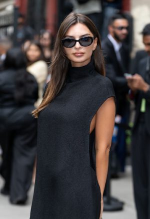 Emily Ratajkowski Braless Sideboob Calvin Klein Nyfw - Hot Celebs Home