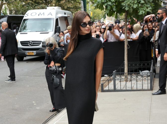 Emily Ratajkowski Braless Sideboob Calvin Klein Nyfw