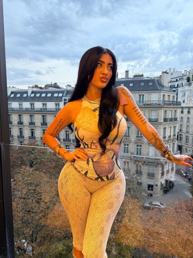 Malu Trevejo Huge Booty See Through Paris