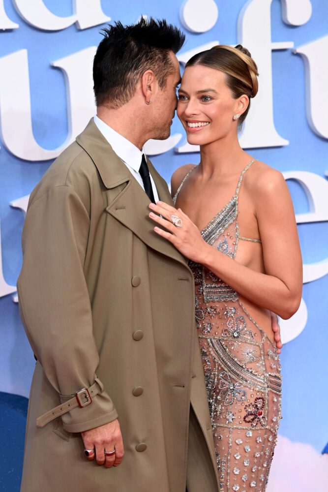 Margot Robbie Nude Thong Sideboob Red Carpet Look