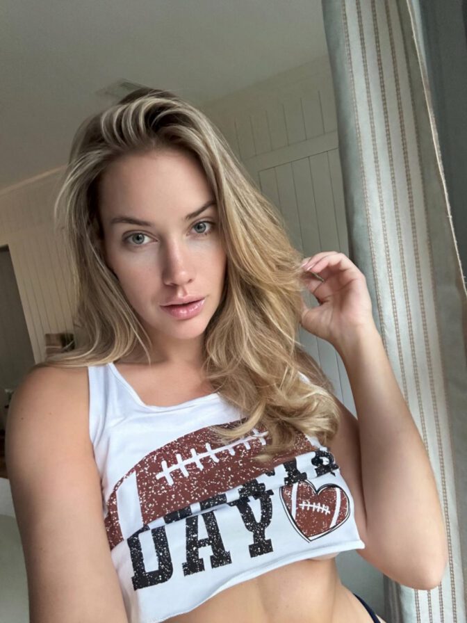 Paige Spiranac Underboob Selfies