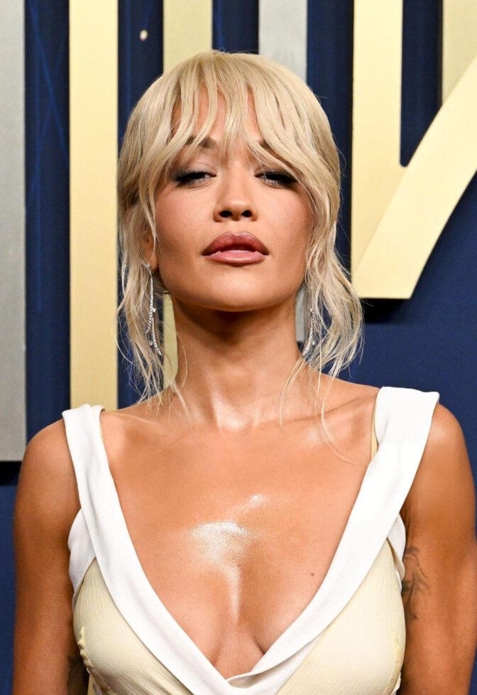 Rita Ora Cleavage Legs Emmy Awards
