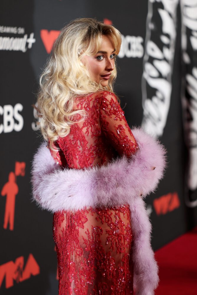 Sabrina Carpenter Sexy Dress Vmas