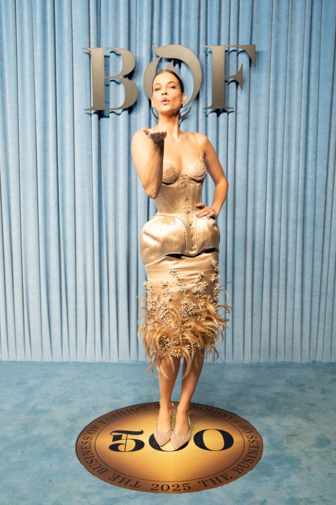 Barbara Palvin Sexy Corset Bof Gala Paris