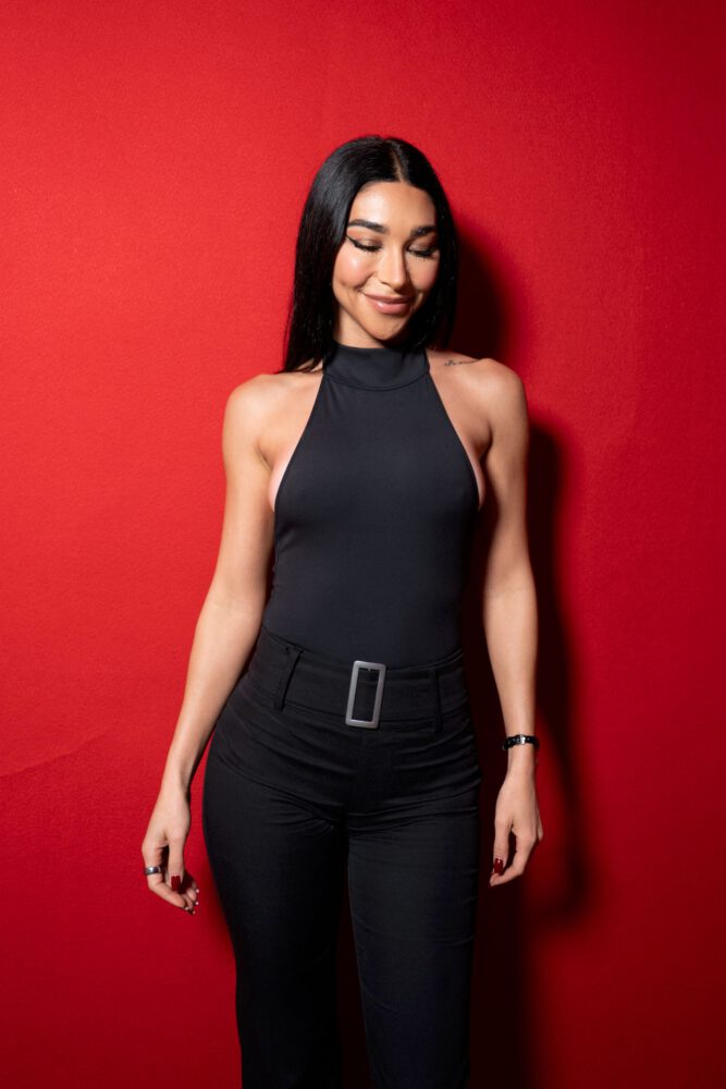 Chantel Jeffries Sideboob Etam Paris