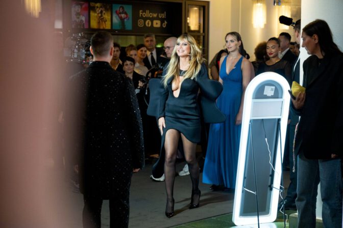 Heidi Klum Massive Cleavage Black Dress Berlin