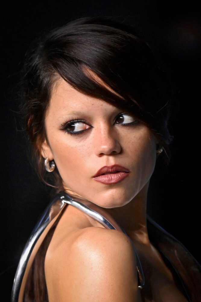 Jenna Ortega Backless Braless Sideboob Sexy Body