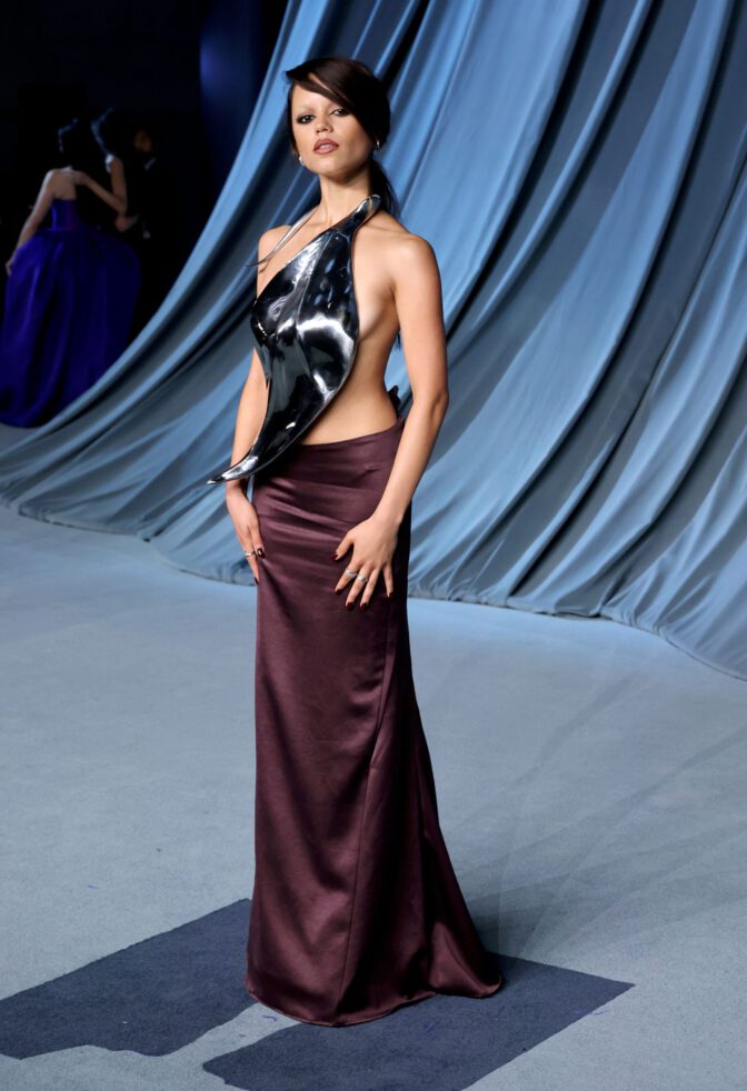 Jenna Ortega Backless Braless Sideboob Sexy Body