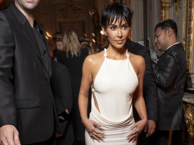 Kim Kardashian Nsfw Sideboob Ass Curves Bof Paris