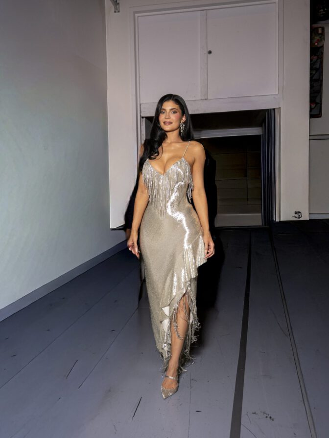 Kylie Jenner Silver Dress Schiaparelli Ass Cleavage