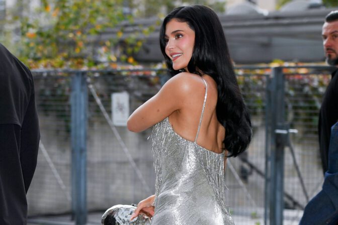 Kylie Jenner Silver Dress Schiaparelli Ass Cleavage