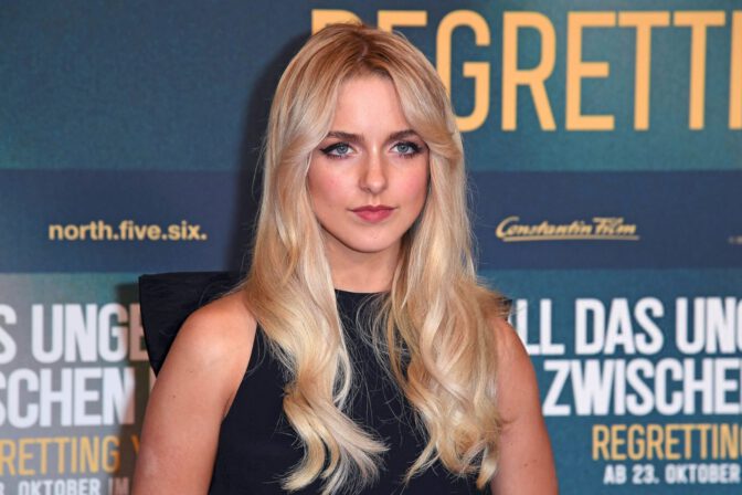 Mckenna Grace Sexy Legs Mini Skirt Berlin Premiere