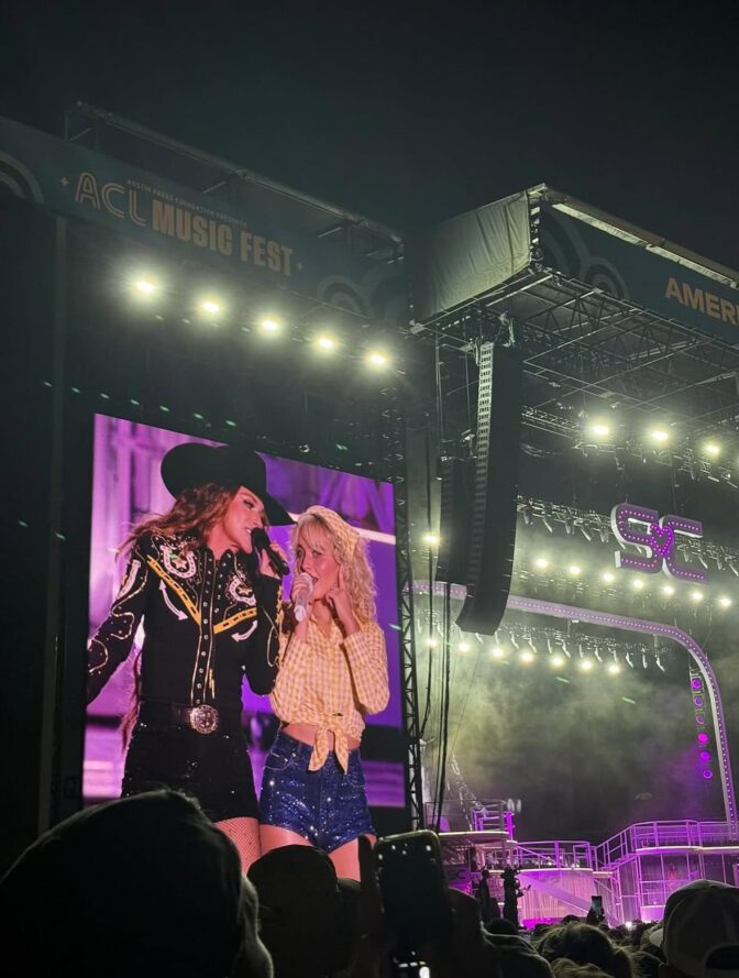 Sabrina Carpenter Sexy Legs Booty Hotpants Acl Festival