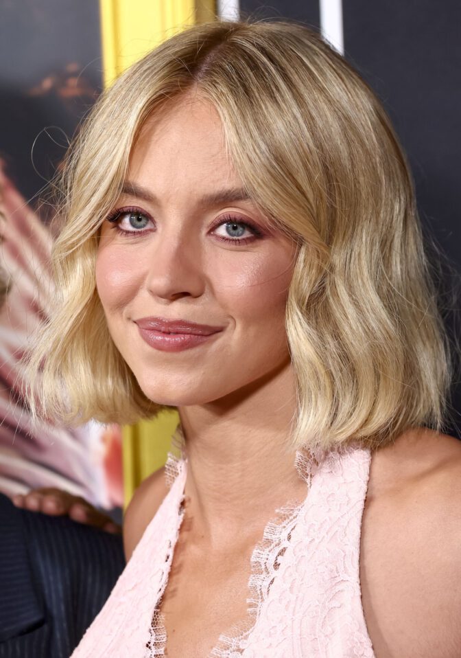 Sydney Sweeney Christy Premiere Big Boobs Cleavage Red Carpet