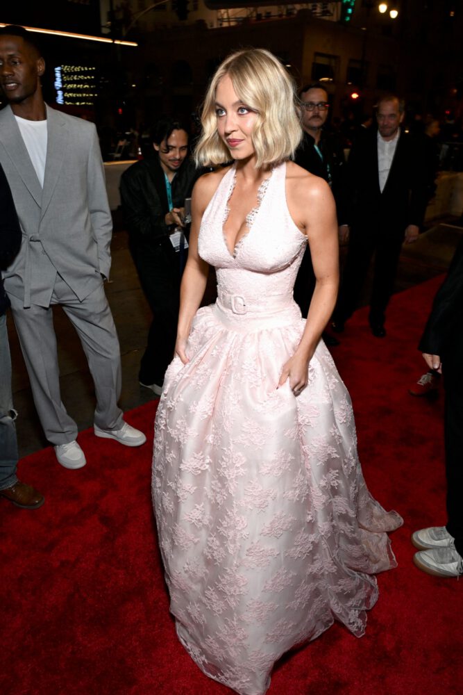 Sydney Sweeney Christy Premiere Big Boobs Cleavage Red Carpet