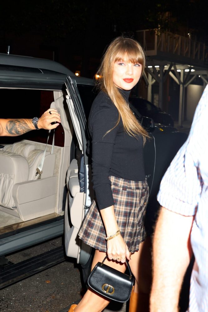 Taylor Swift Sexy Legs Mini Skirt Boots Nyc