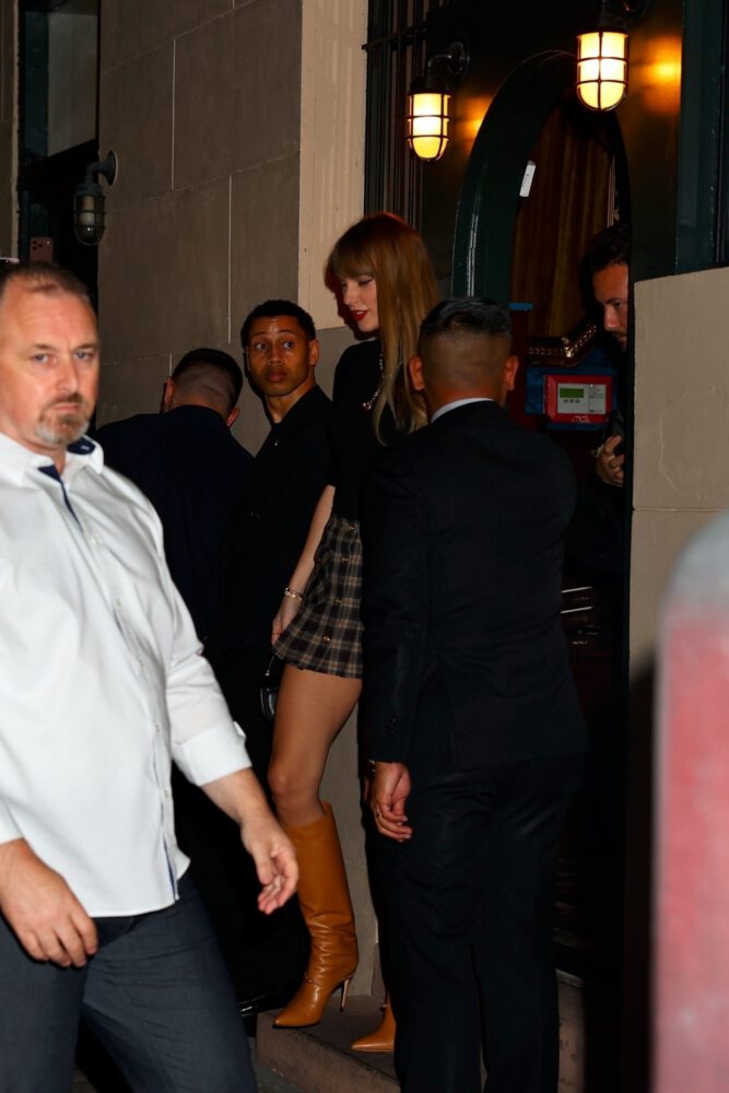 Taylor Swift Sexy Legs Mini Skirt Boots Nyc