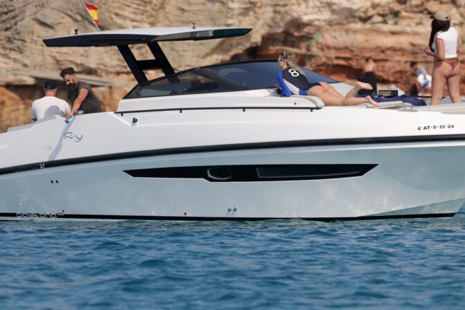 Wanda Nara Topless Boob Slip Bare Ass Ibiza Yacht