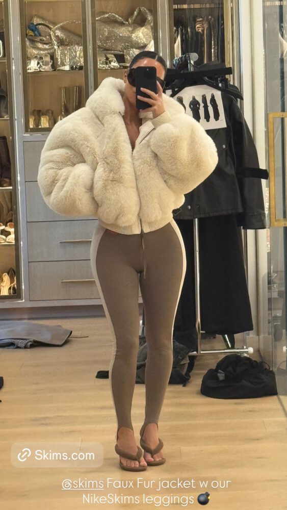 Kim Kardashian Sexy Selfie