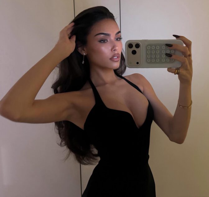 Madison Beer Sexy Boobs Selfie