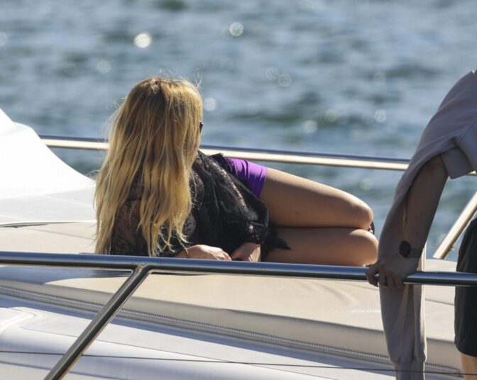 Addison Rae Bikini Cleavage Booty Yacht Paparazzi