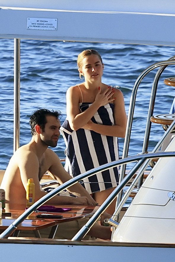 Addison Rae Bikini Cleavage Booty Yacht Paparazzi