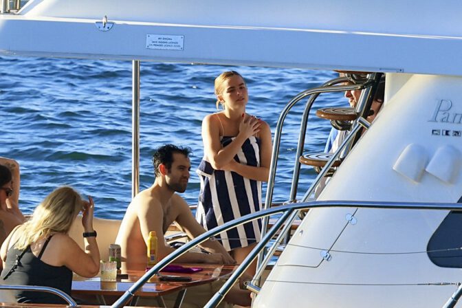 Addison Rae Bikini Cleavage Booty Yacht Paparazzi