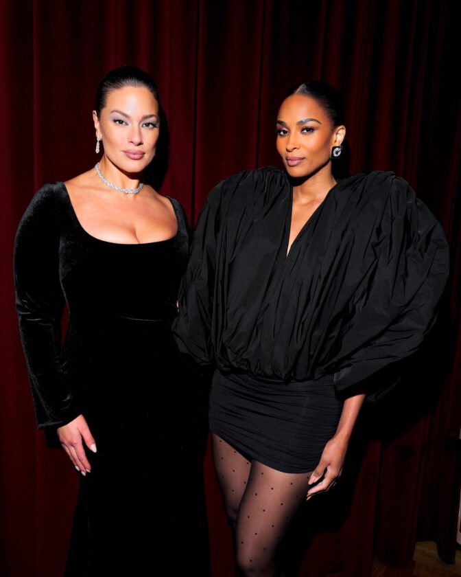 Ashley Graham Busty Cleavage Curves Cfda Vogue Awards