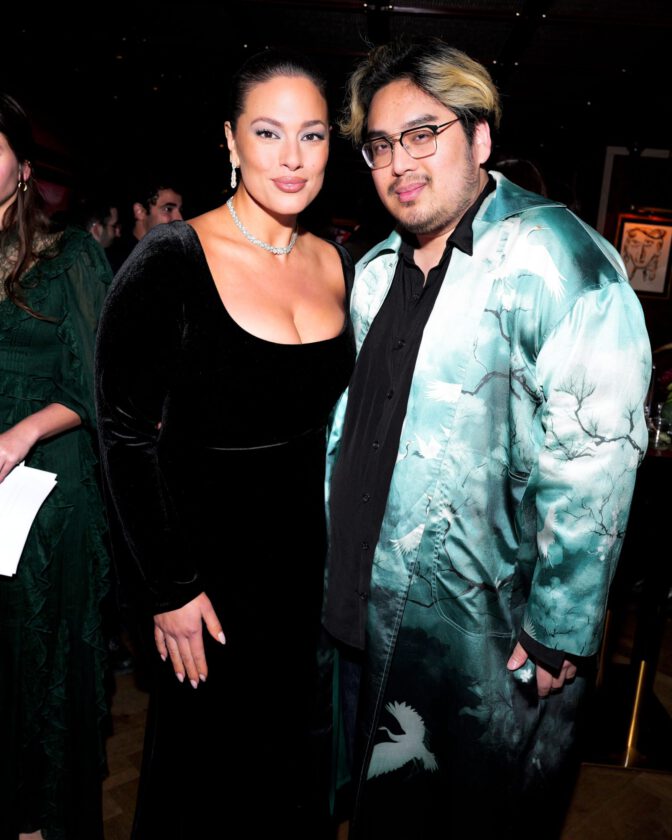 Ashley Graham Busty Cleavage Curves Cfda Vogue Awards