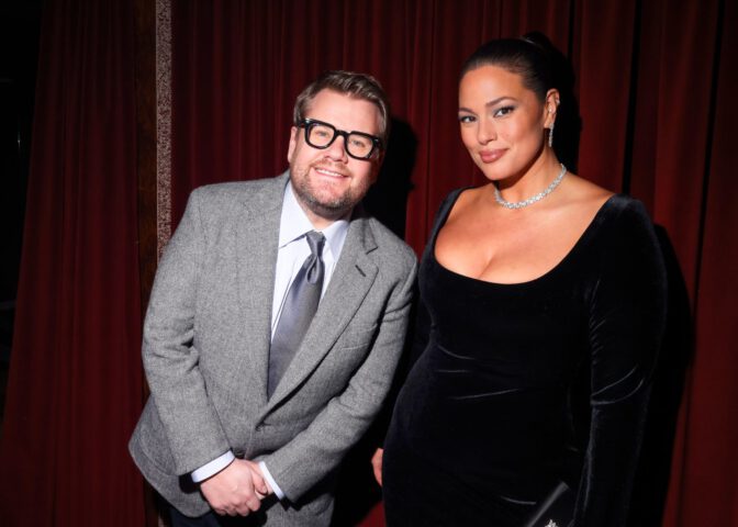 Ashley Graham Busty Cleavage Curves Cfda Vogue Awards