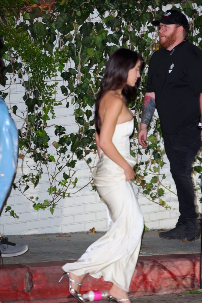 Caylee Cowan Busty Cleavage Gq Men Of The Year Red Carpet