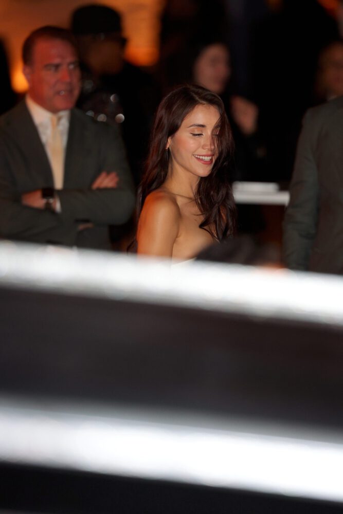 Caylee Cowan Busty Cleavage Gq Men Of The Year Red Carpet