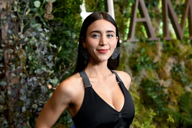 Caylee Cowan Deep Cleavage Hamnet La Premiere