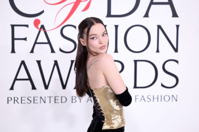 Dove Cameron Cfda Awards Gold Cleavage Curves