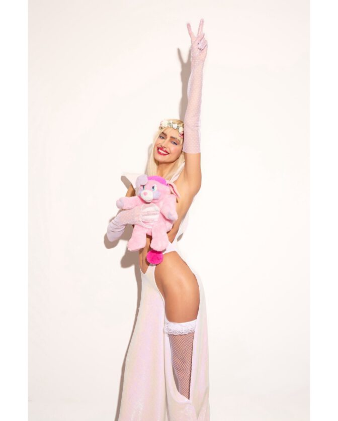 Irina Shayk Cicciolina Nsfw Halloween Costume