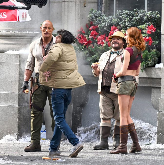 Karen Gillan Sexy Body Jumanji Crop Top Booty Shorts