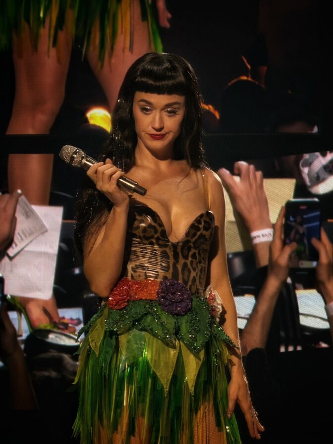 Katy Perry Cleavage Booty Sexy Stage Prague Lifetimes Tour